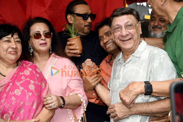 photos jackie shroff johny lever poonam dhillon and others grace the inauguration of late shri daya kishan sapru marg in andheri 3 3