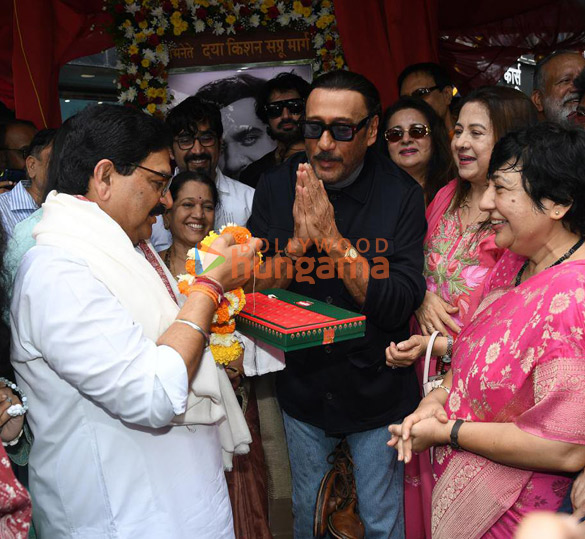photos jackie shroff johny lever poonam dhillon and others grace the inauguration of late shri daya kishan sapru marg in andheri 3