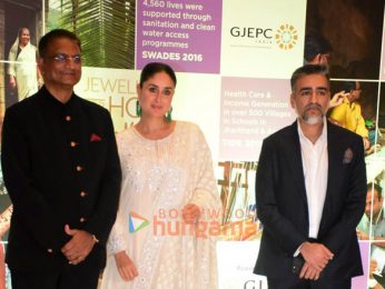 Photos: Kareena Kapoor Khan snapped at UNICEF Grace Jewellers Hope Charity event Photos: Kareena Kapoor Khan snapped at UNICEF Grace Jewellers Hope Charity event