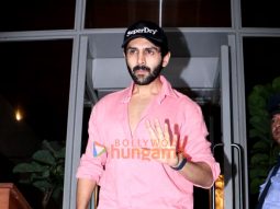 Photos: Kartik Aaryan snapped in Bandra