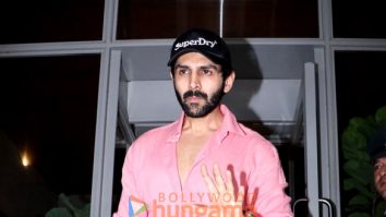Photos: Kartik Aaryan snapped in Bandra
