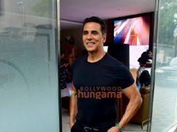 Photos: Khel Khel Mein cast Akshay Kumar, Vaani Kapoor and more snapped at T-Series office in Andheri