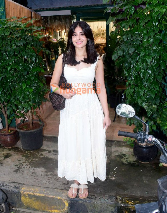 photos kritika kamra snapped out and about in mumbai 2