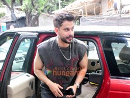 Photos: Kunal Kemmu snapped outside a salon in Khar