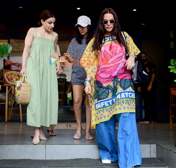 photos neha dhupia and soha ali khan snapped at a cafe in bandra 3