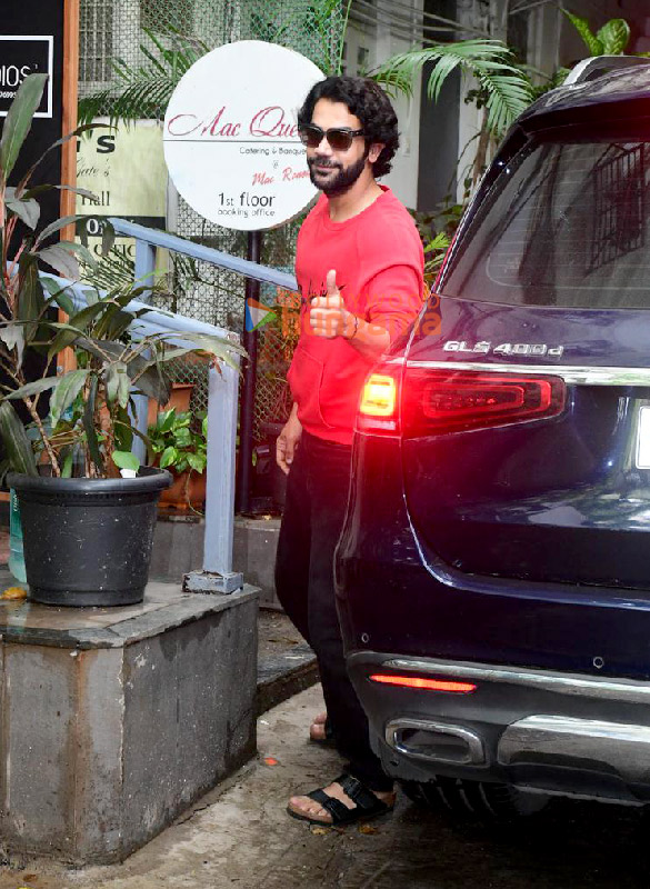 photos rajkummar rao spotted at krome studio in bandra 4