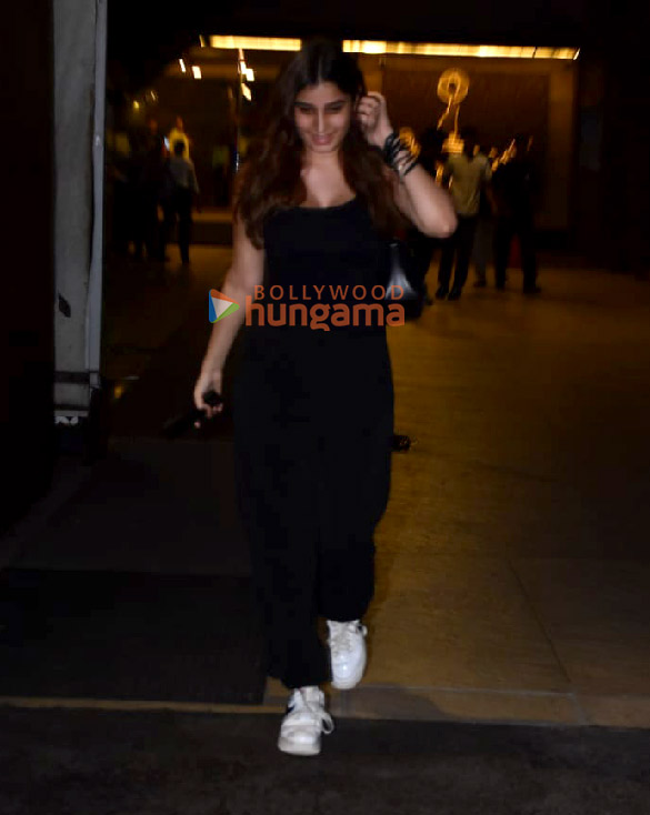 photos rasha thadani snapped in bandra 3 7