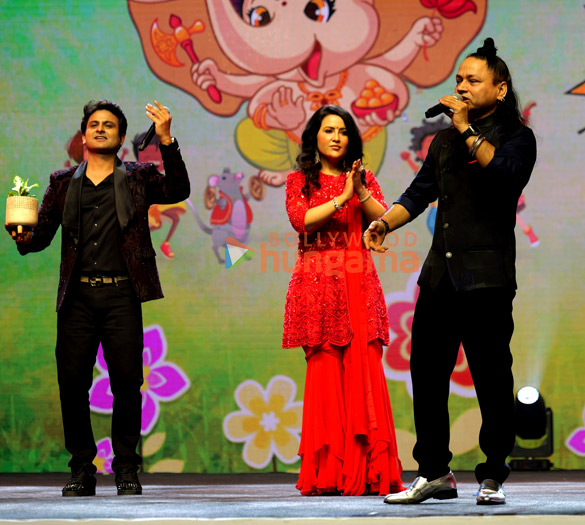 photos salman khan amruta fadnavis and others at amruta fadnaviss eco friendly lord ganesh movement bacche bole morya at dome svp stadium 14