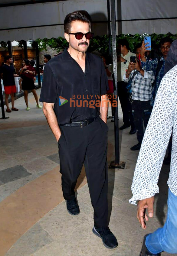 photos shah rukh khan vicky kaushal and others snapped at pradeep bandekars prayer meet 644 6