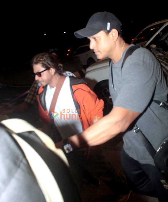 Photos: Shah Rukh Khan snapped at the airport