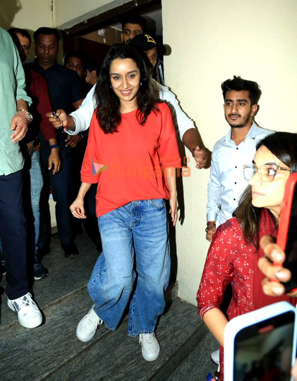 Photos: Shraddha Kapoor, Shanaya Kapoor, Sanjay Kapoor and others snapped at Juhu PVR Photos: Shraddha Kapoor, Shanaya Kapoor, Sanjay Kapoor and others snapped at Juhu PVR