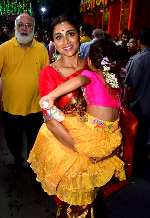 photos shriya saran snapped with her daughter at iskcon temple in juhu 4