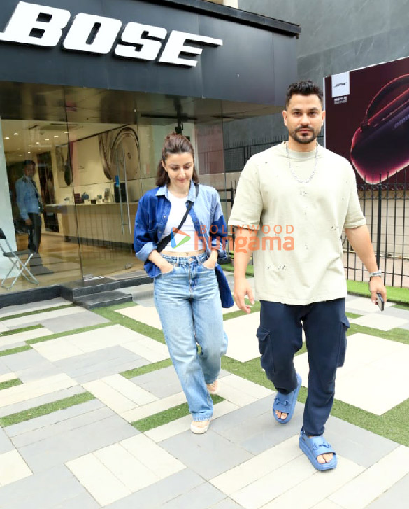 photos soha ali khan and kunal khemu snapped in bandra 2
