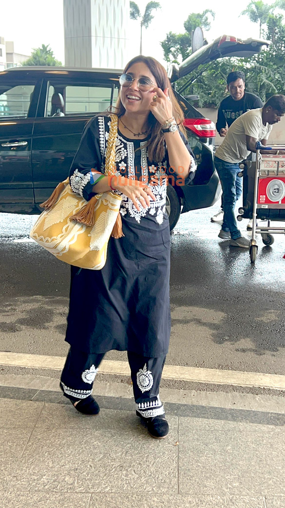 photos sonam kapoor ahuja and shweta tripathi snapped at the airport 4