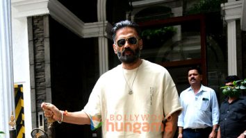 Photos: Suniel Shetty spotted outside dental clinic in Khar