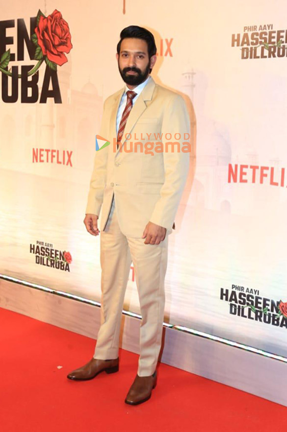 photos taapsee pannu sunny kaushal and others grace the premiere of phir aayi hasseen dillruba 1030 5