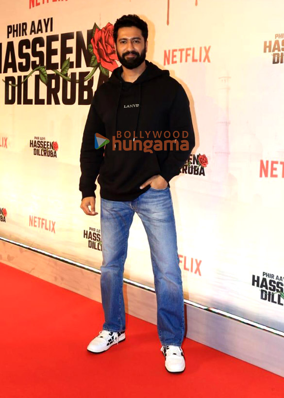photos taapsee pannu sunny kaushal and others grace the premiere of phir aayi hasseen dillruba 934 5