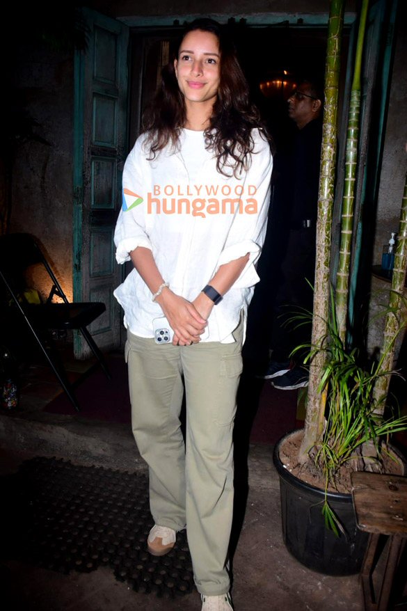 photos triptii dimri snapped in bandra 2