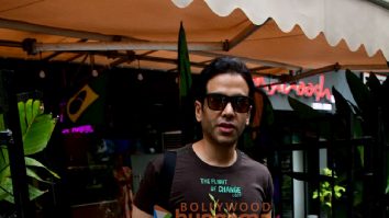 Photos: Tusshar Kapoor snapped in Bandra