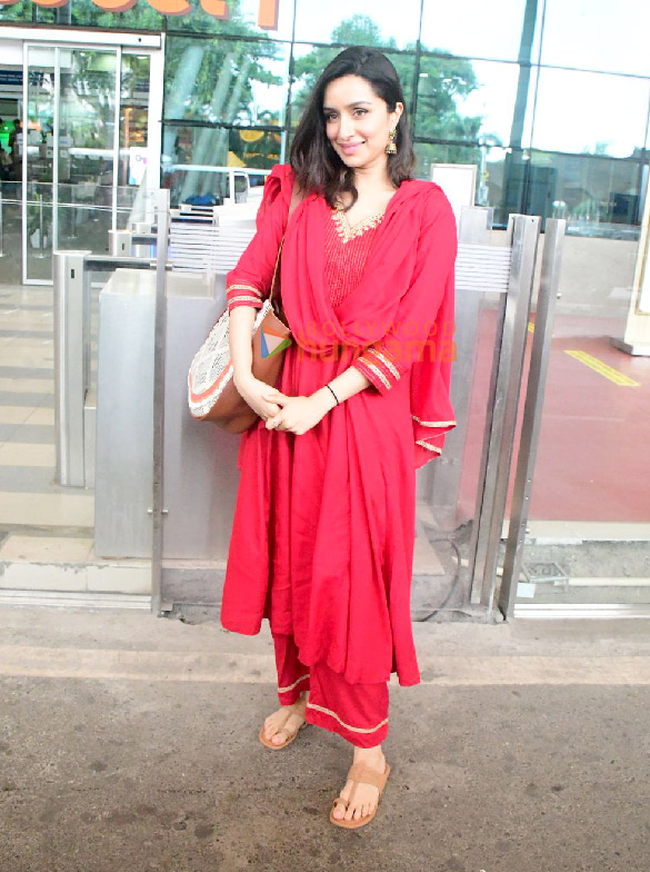 Photos: Vicky Kaushal, Katrina Kaif, Shraddha Kapoor and others snapped at the airport Photos: Vicky Kaushal, Katrina Kaif, Shraddha Kapoor and others snapped at the airport