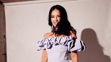 Rocking those ruffles! Sunny Leone