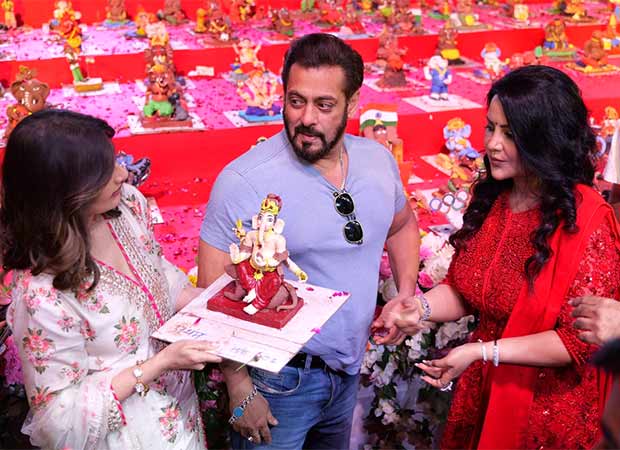 Salman Khan talks about the HORRORS of using Ganesh idols made of POP; bats for eco-friendly idols; wins hearts by cutely speaking in Marathi