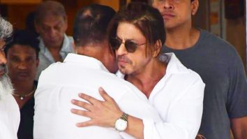 Shah Rukh Khan gets clicked at the prayer meet of photojournalist Pradeep Bandekar