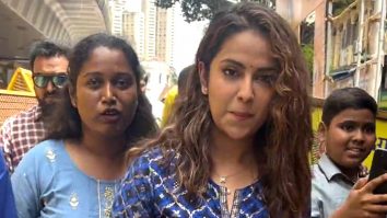 Avika Gor gets clicked by paps as she visits Lalbaug cha Raja