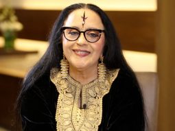 HILARIOUS! Ila Arun sings her classic songs in different emotions! | Peechha Karti Parchhaiyan