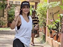 Malaika Arora waves at paps as she gets clicked for her workout session