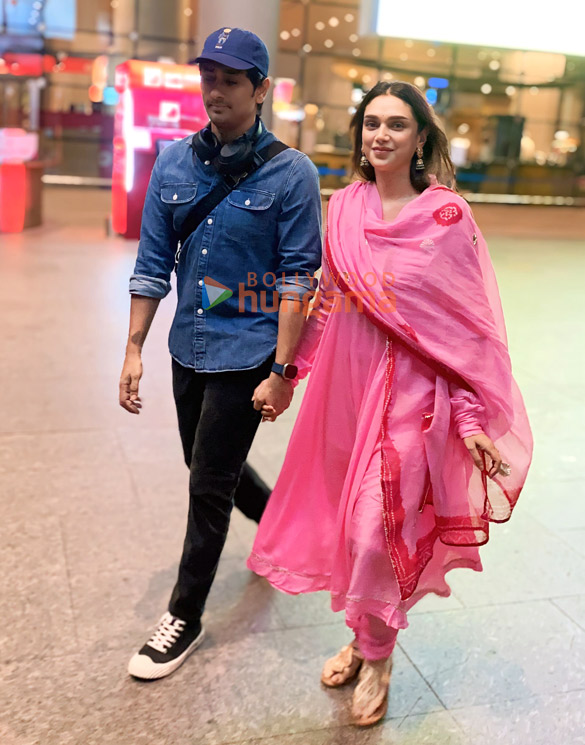 Photos: Aditi Rao Hydari and Siddharth snapped at the airport