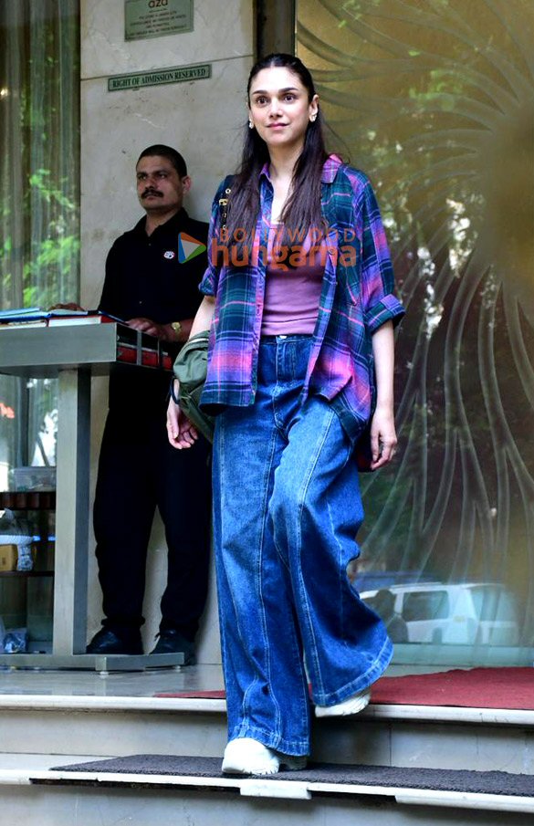 photos aditi rao hydari snapped in bandra 2 5