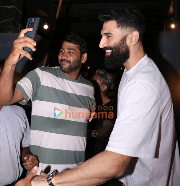 photos aditya roy kapur snapped at hakim aalims salon in bandra 4 3