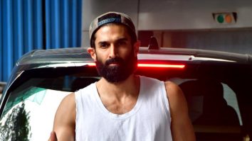 Photos: Aditya Roy Kapur snapped in Andheri