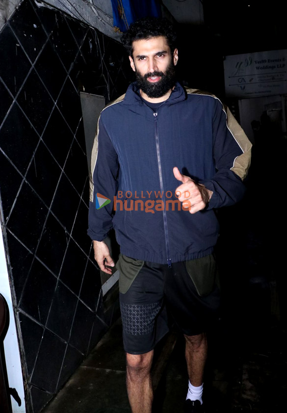 Photos: Aditya Roy Kapur snapped in Bandra Photos: Aditya Roy Kapur snapped in Bandra