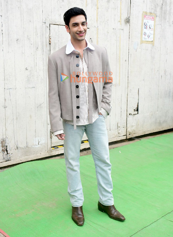 photos alia bhatt vedang raina and vasan bala snapped promoting jigra at mehboob studios 1