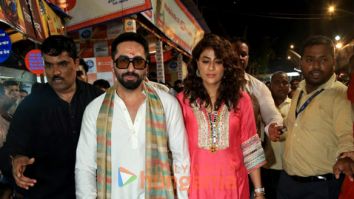 Photos: Ayushmann Khurrana, Divya Khossla and Tahira Kashyap snapped at Lalbaugcha Raja