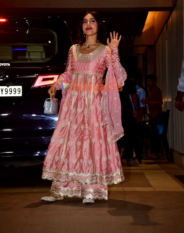 photos bhumi pednekar visits kartik aaryans ganpati pandal in mumbai 4