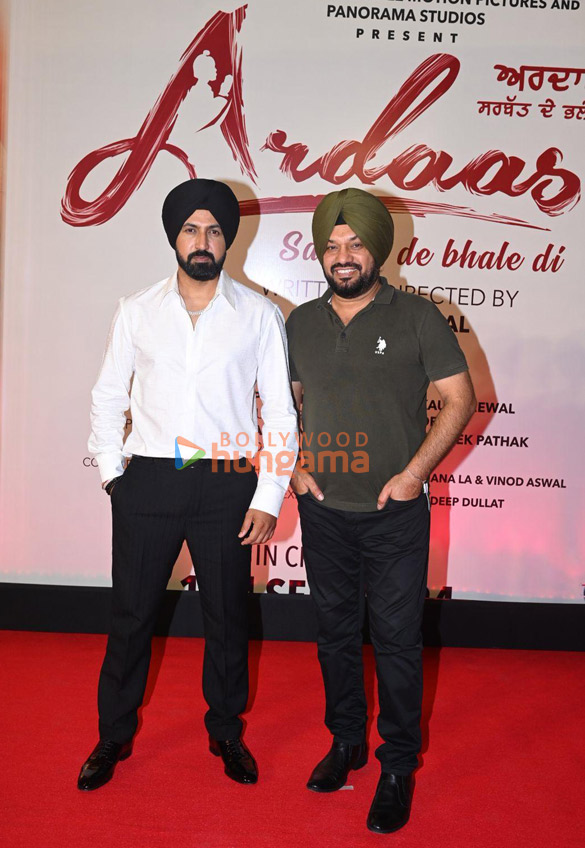 photos jasmin bhasin gippy grewal and others grace the premiere of punjabi film ardaas sarbat de bhale di 6