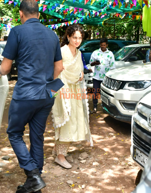 photos kangana ranaut snapped at mukesh chhabras office in versova 1