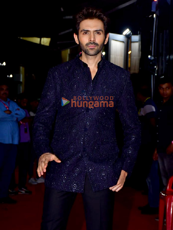 photos kartik aaryan triptii dimri vidya balan and others snapped during bhool bhulaiyaa 3 promotions 6