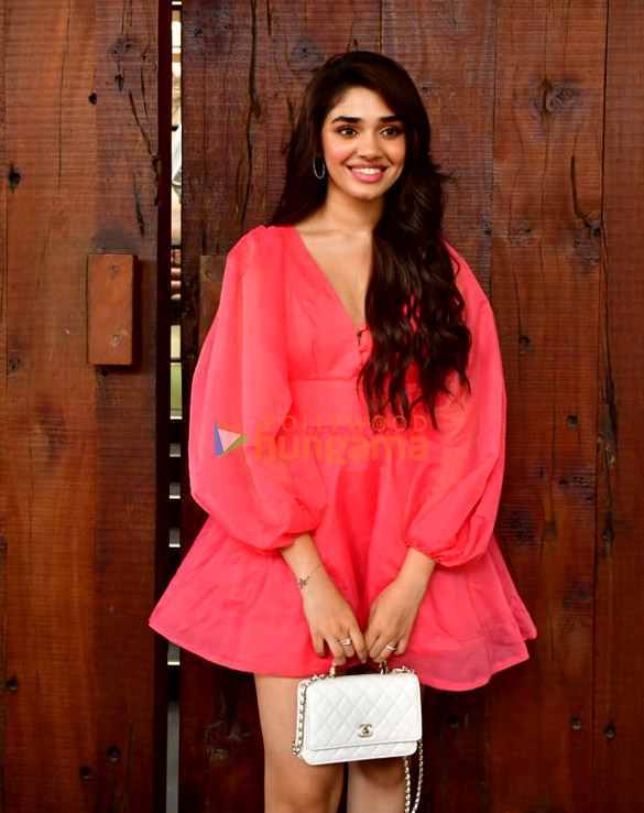 photos krithi shetty snapped in juhu 2