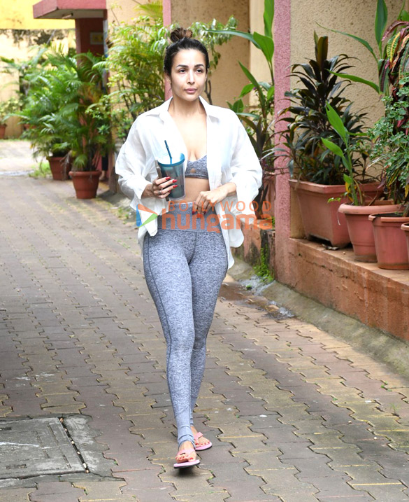 photos malaika arora snapped outside diva yoga in bandra 1 80