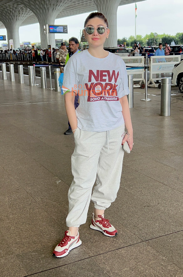 photos rashmika mandanna pooja hegde tamannaah bhatia and others snapped at the airport 9