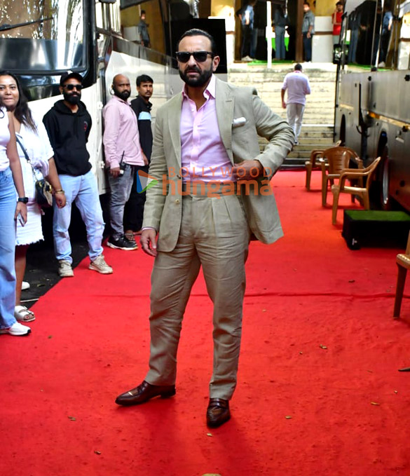 photos saif ali khan janhavi kapoor and jr ntr snapped promoting devara 6