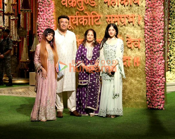 photos saif ali khan kareena kapoor khan tiger shroff and others snapped at ambanis house for ganesh chaturthi celebration 8