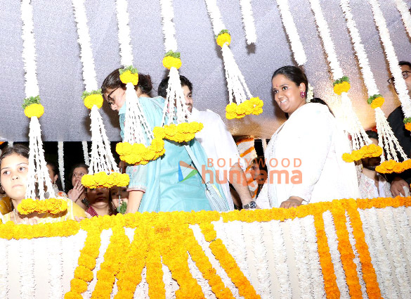 photos salman khan arpita khan aayush sharma and varun sharma snapped during salman khans home for ganpati visarjan 2