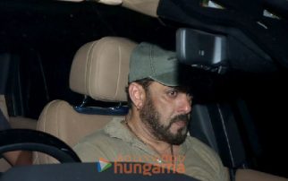 Photos: Salman Khan, Arpita Khan, Aayush Sharma and Varun Sharma snapped during Ganpati visarjan