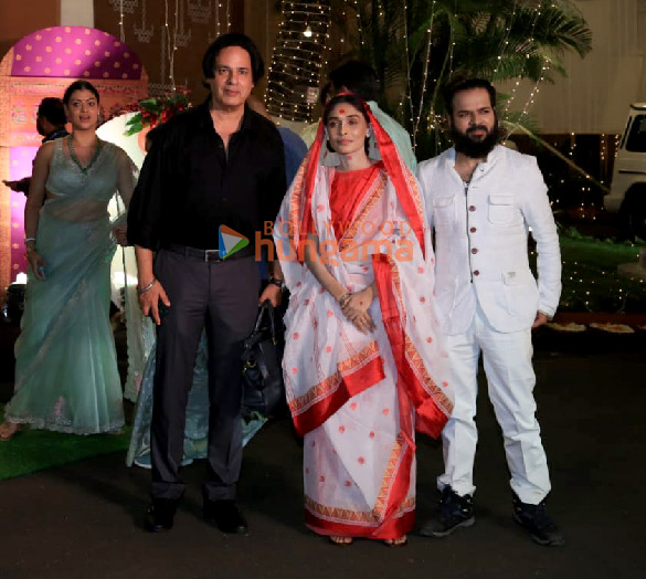 photos sanjay dutt sonakshi sinha zaheer iqbal and others snapped at cms residence for ganpati darshan 7