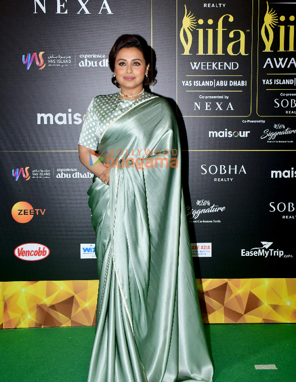 photos shah rukh khan rani mukerji kriti sanon janhvi kapoor and others grace the green carpet of iifa awards 2024 25